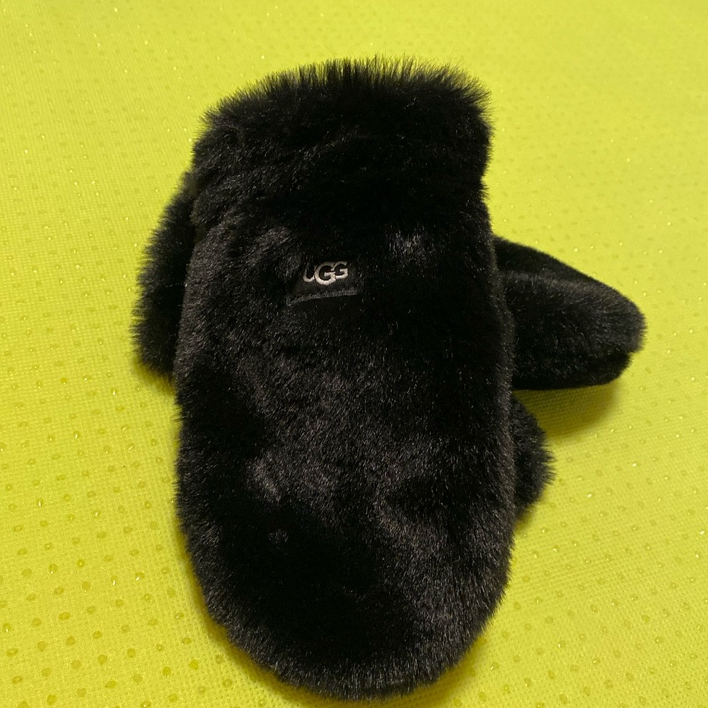 Uggs Mittens!